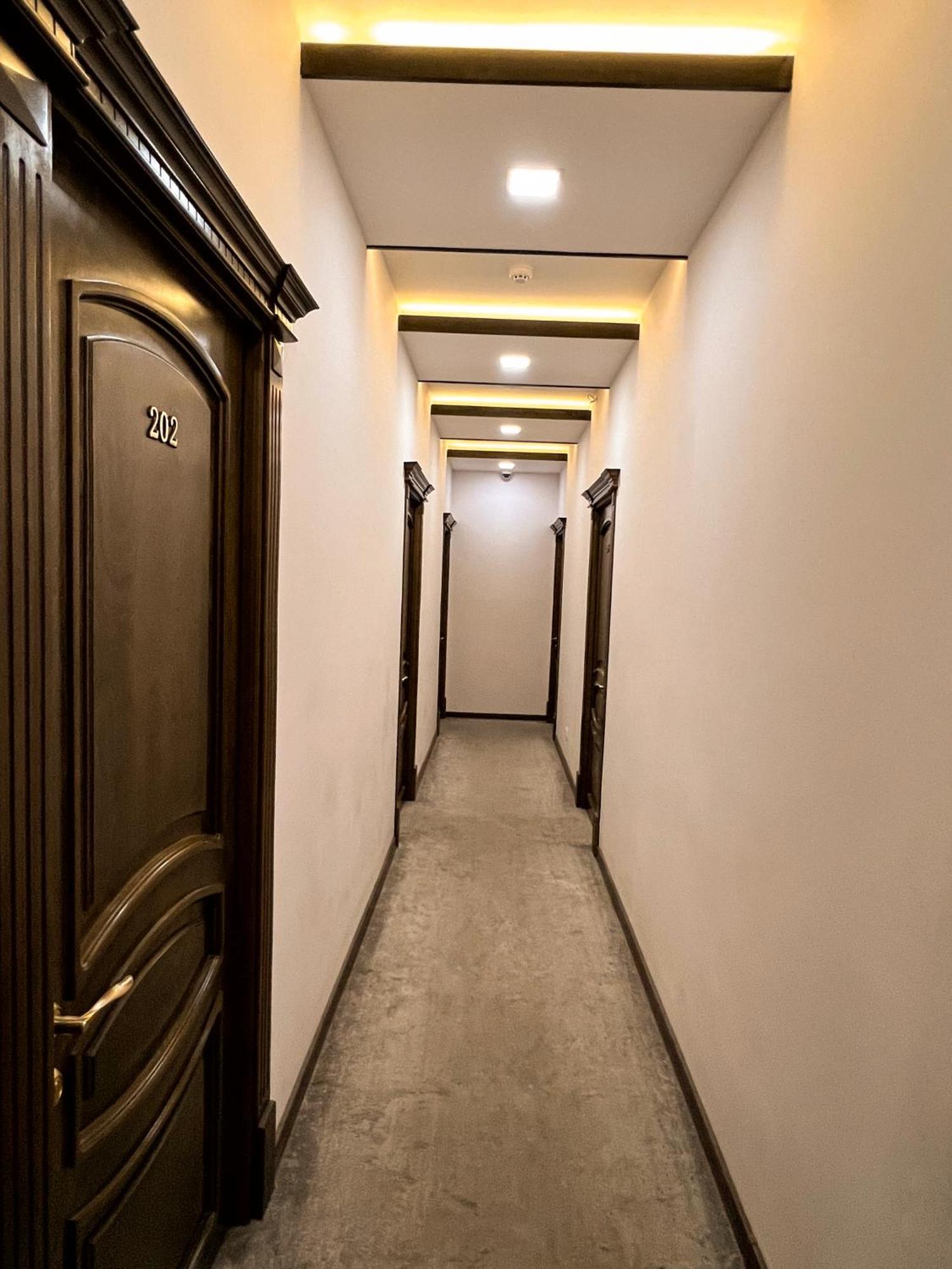Rg Boutique Hotel Erivan Exterior foto